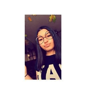 Meet your Posher, Leyla